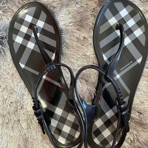 OFFERS WELCOMED!🌸Black Burberry Sandals